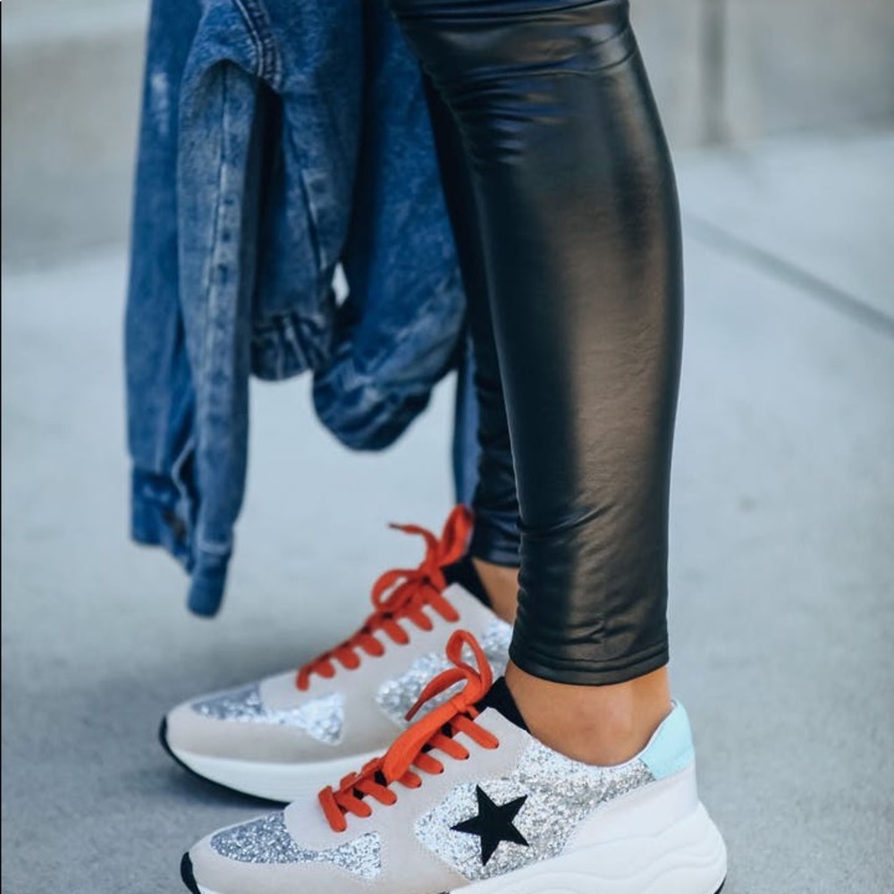 Vici Collection Sneakers